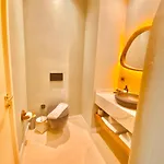 No908 Sunset Hotel