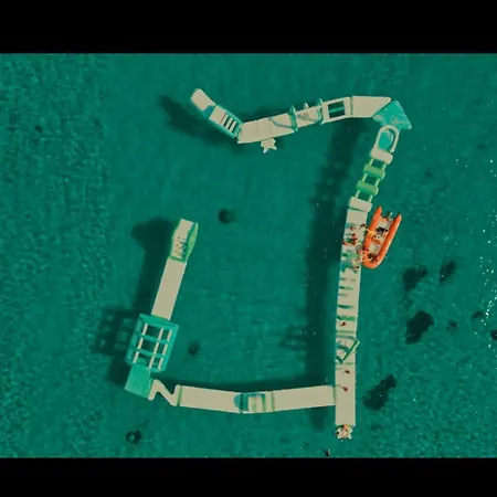 No908 Sunset Bar Hotel *