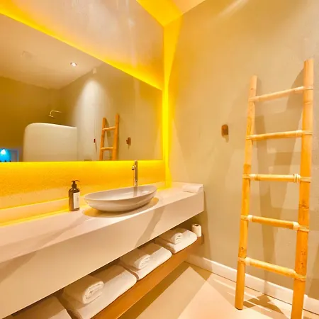 No908 Sunset Bar Hotel Çeşme
