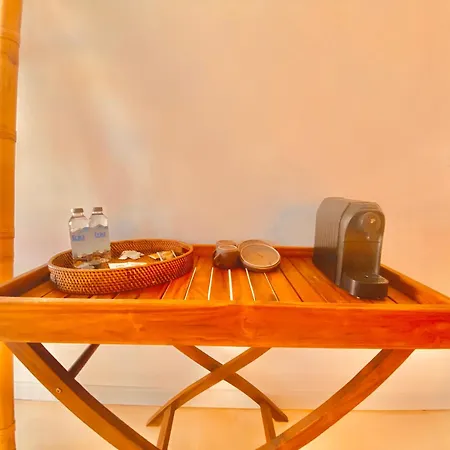 No908 Sunset Bar Hotel *
