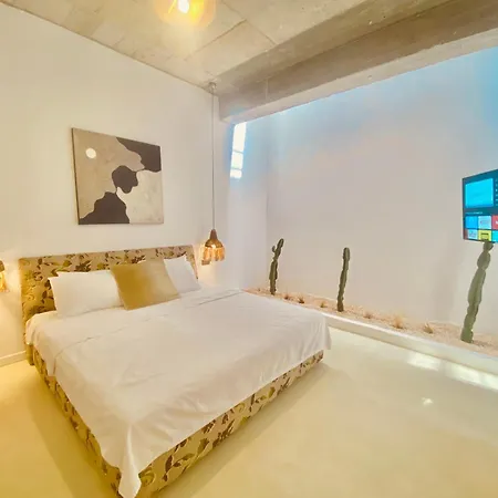 No908 Sunset Bar Hotel Çeşme