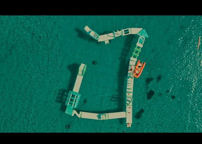 No908 Sunset Bar Hotel *