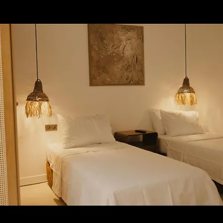 No908 Sunset Bar Szálloda