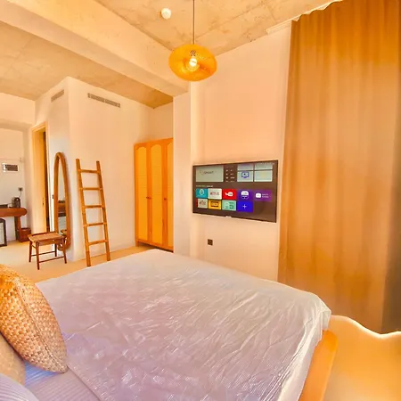 No908 Sunset Bar Szálloda *