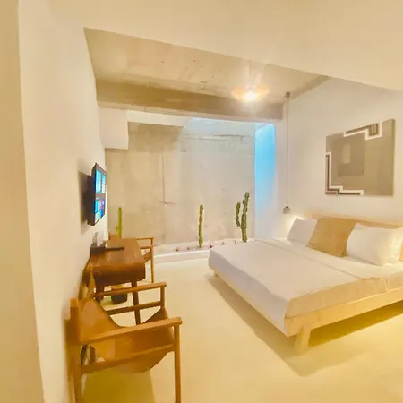 No908 Sunset Hotell *