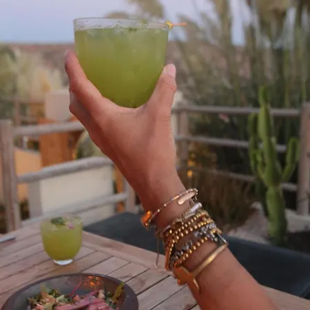 No908 Sunset Hotel