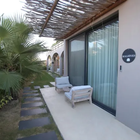 No908 Sunset Hotel