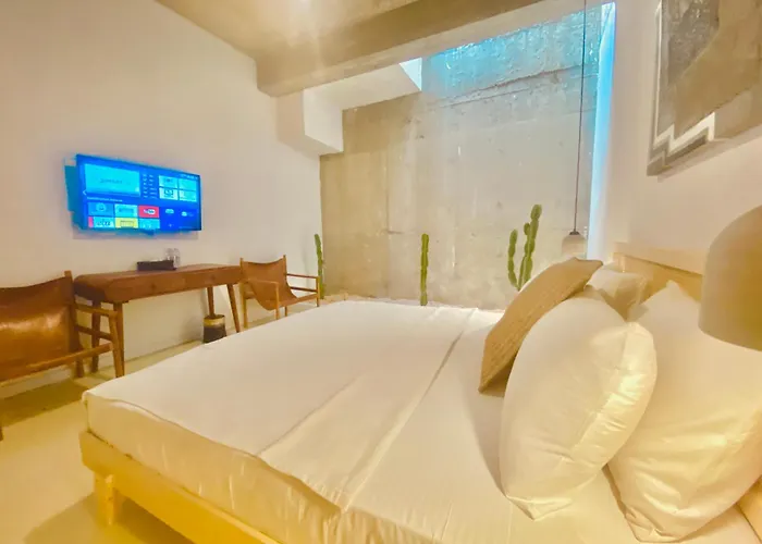 מלון No908 Sunset Bar